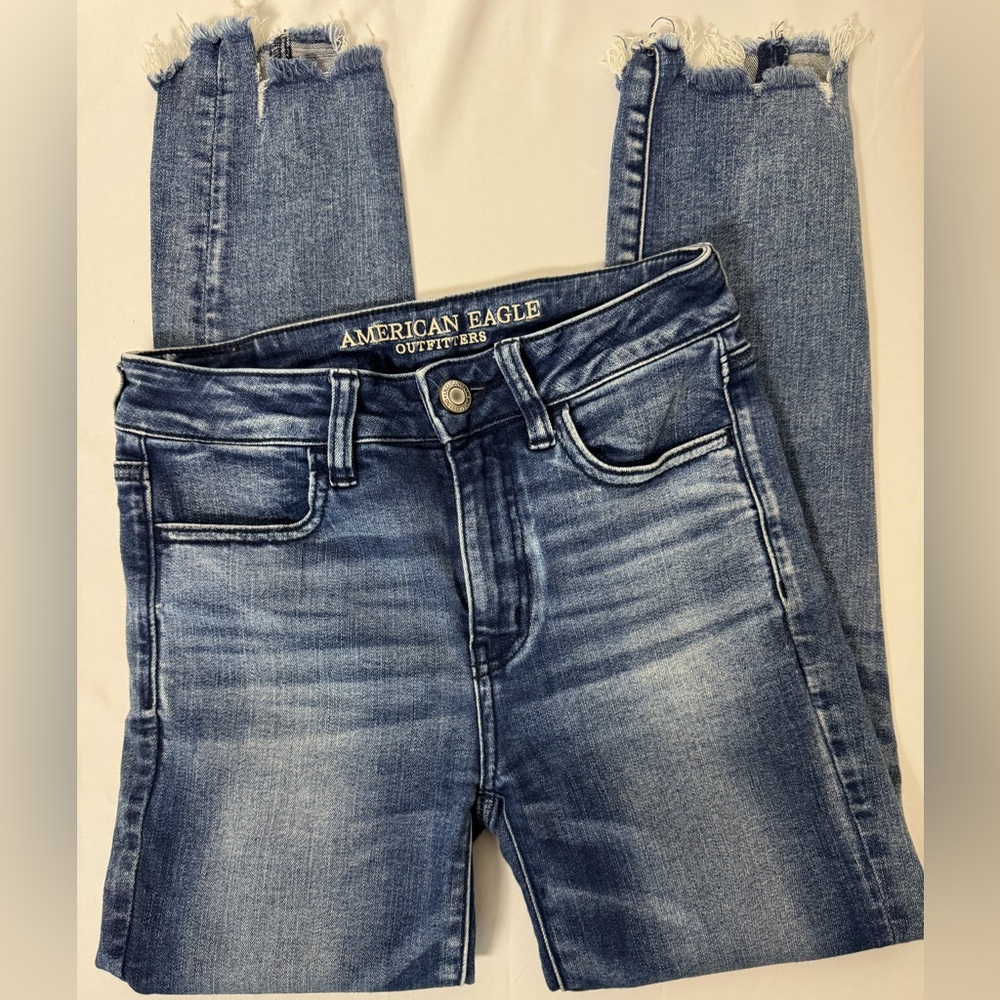 American Eagle High Rise Skinny Jeans Size 2 | Raw Hem Ankle Medium Wash